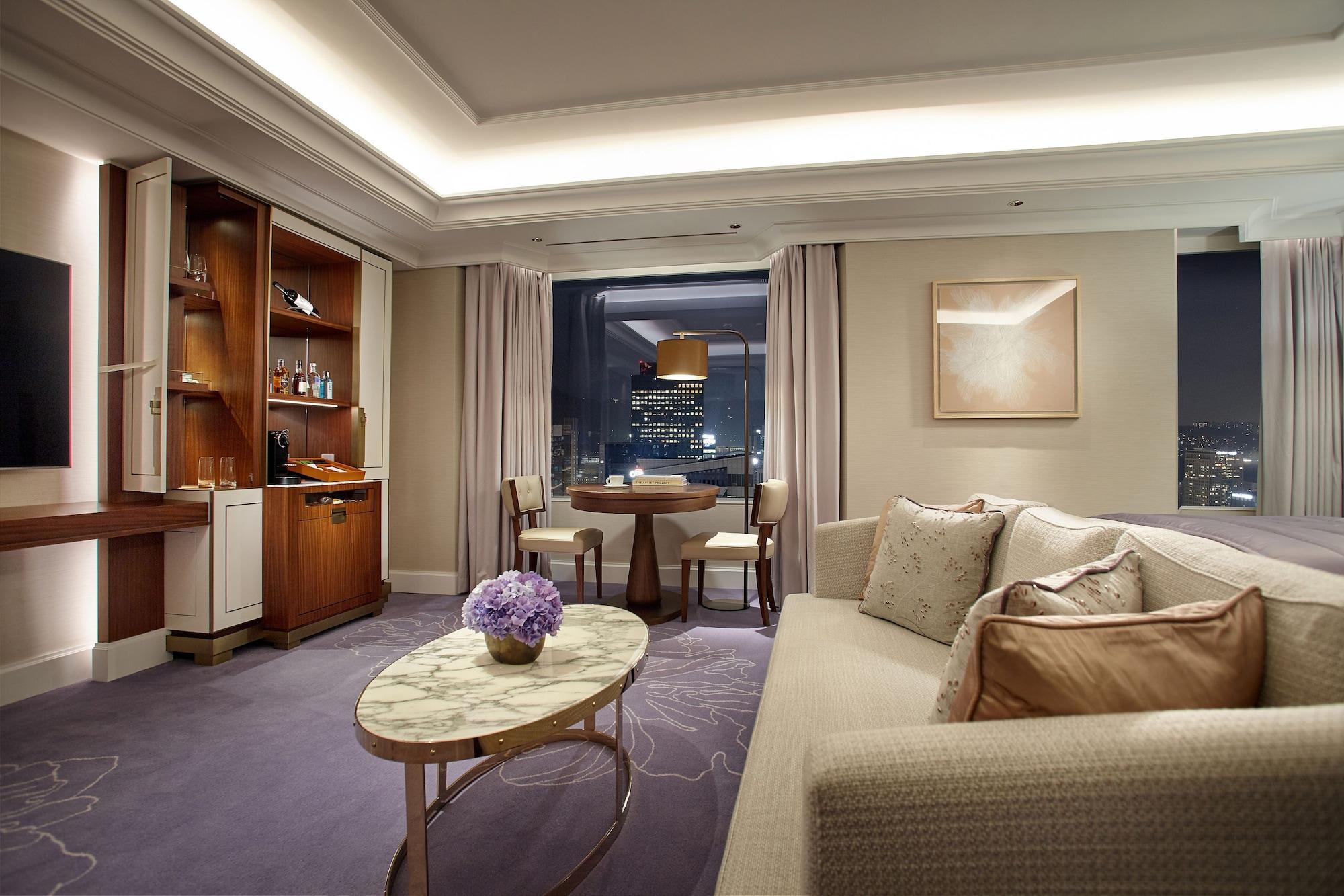 فندق لوتي، سيول إكزكيوتف تاور المظهر الخارجي الصورة A suite at the Conrad Tokyo